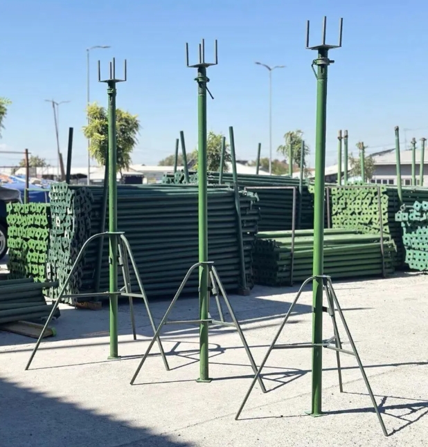 Telescopic stand for formwork